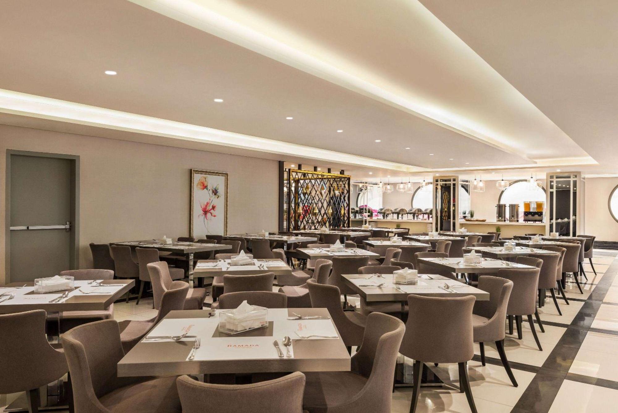 Ramada By Wyndham Makkah Zad Al Tayseer Mecca ภายนอก รูปภาพ