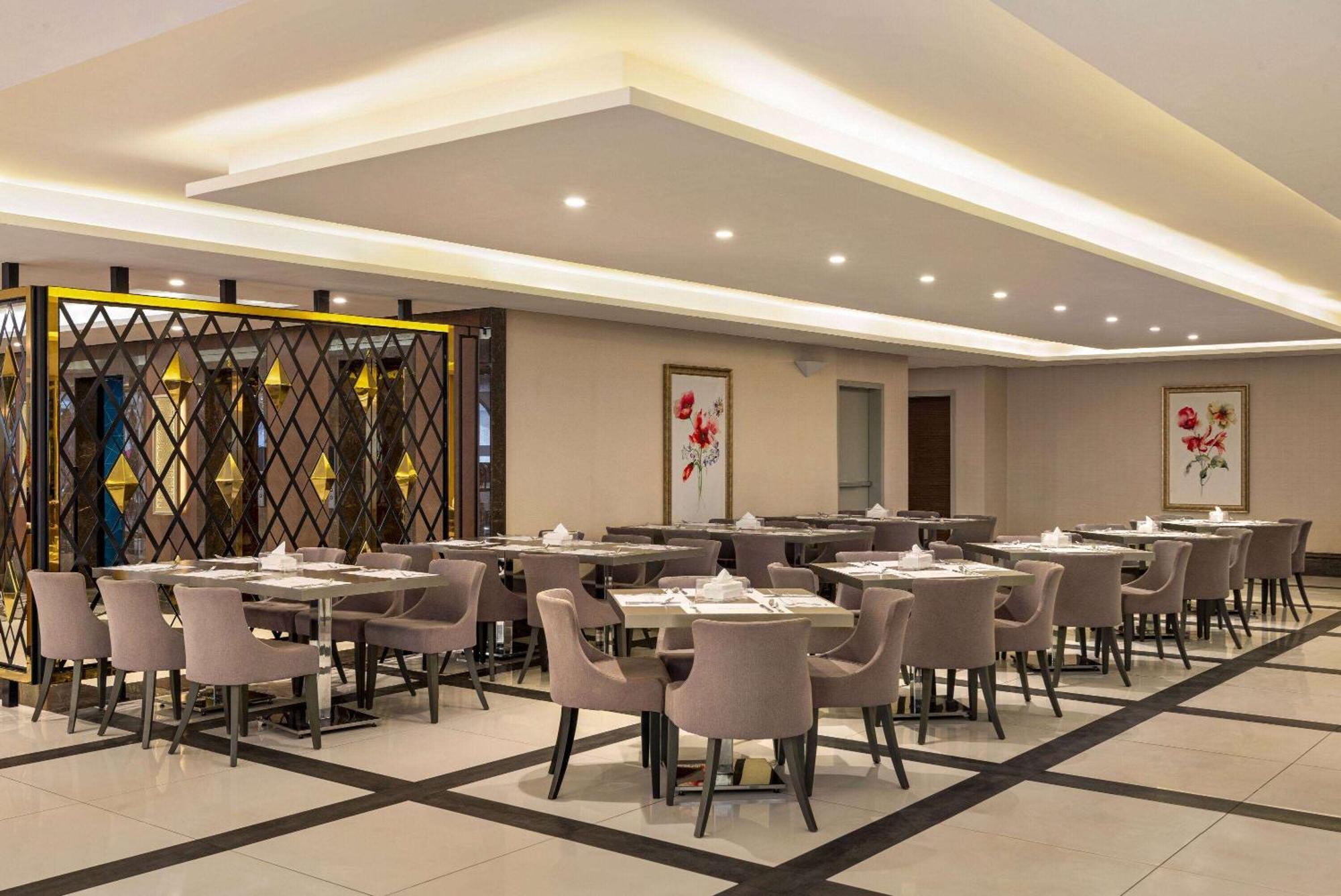 Ramada By Wyndham Makkah Zad Al Tayseer Mecca ภายนอก รูปภาพ